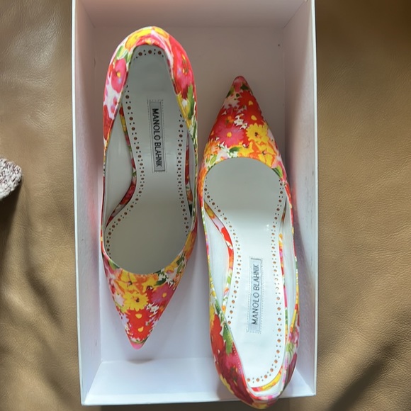 New Manolo Blahnik Pumps size  37.5 - Picture 8 of 11